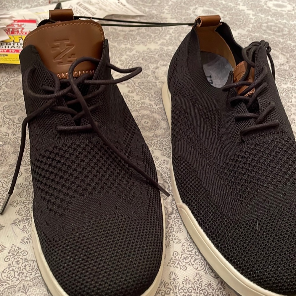 I ok mens casual shoe size 11 mesh top for comfort ,Blk with brn trim new